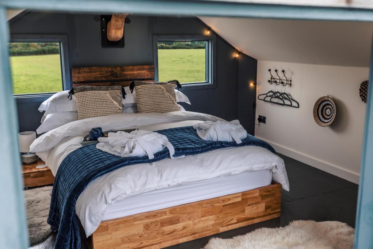 The Treehouse At Humblebee Hall Worcester Exteriér fotografie