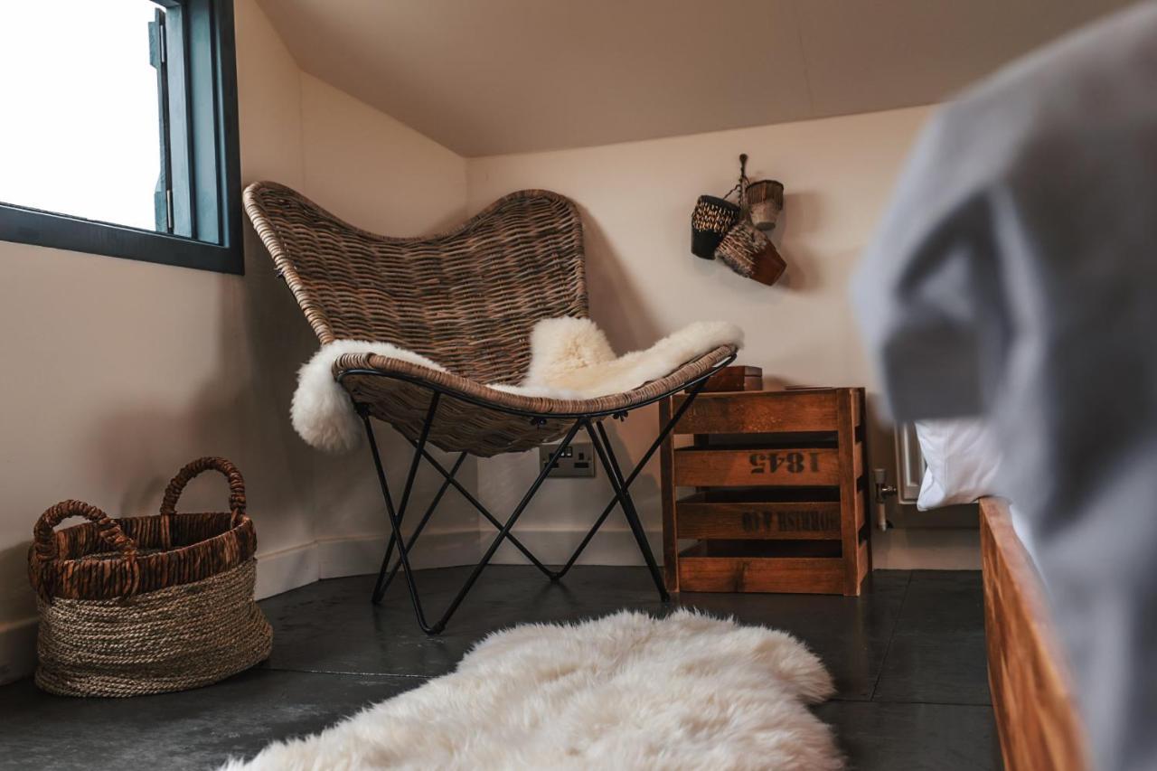 The Treehouse At Humblebee Hall Worcester Exteriér fotografie