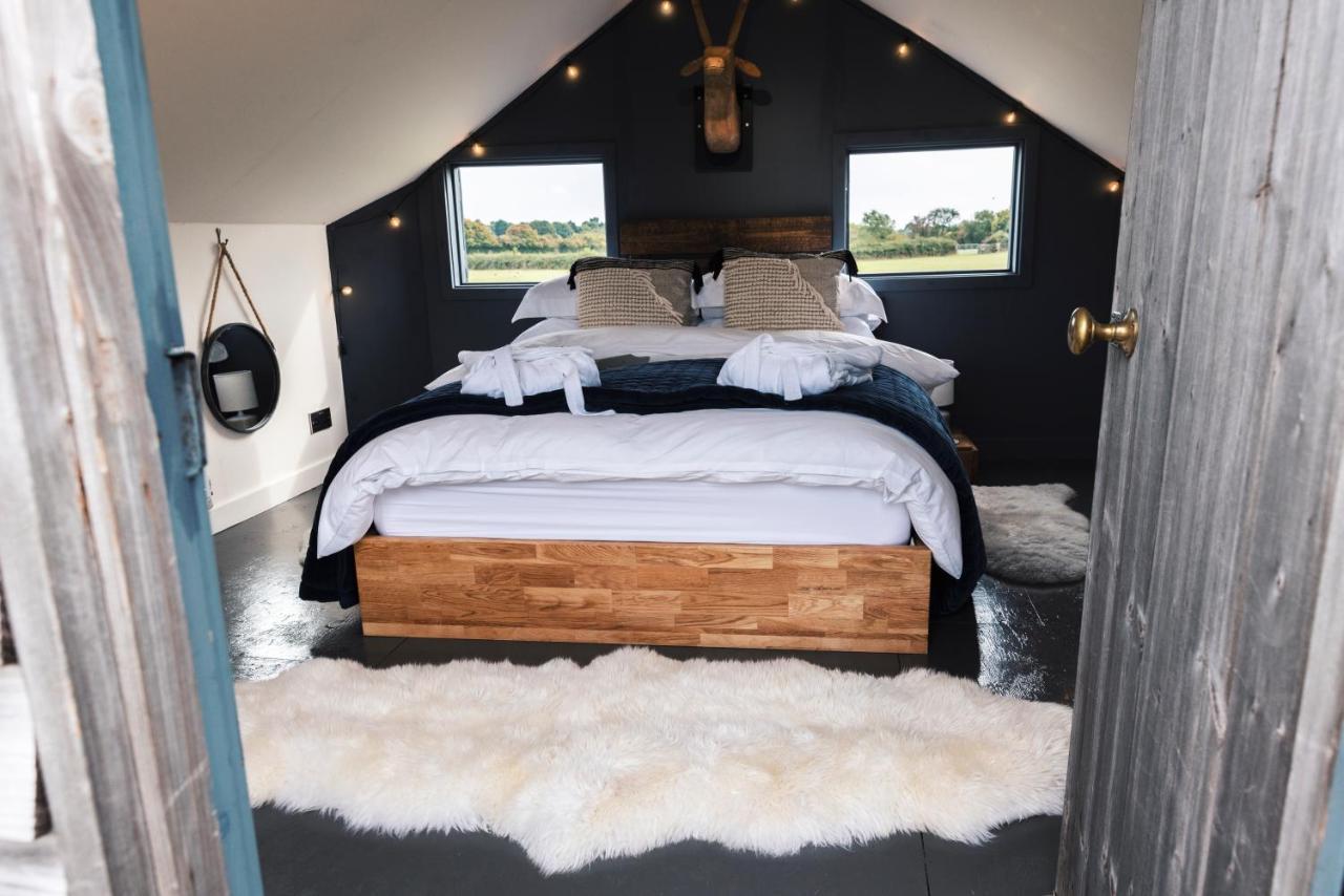 The Treehouse At Humblebee Hall Worcester Exteriér fotografie