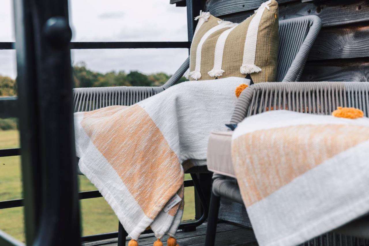 The Treehouse At Humblebee Hall Worcester Exteriér fotografie